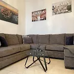Modern 3-Bedroom W/ Backyard