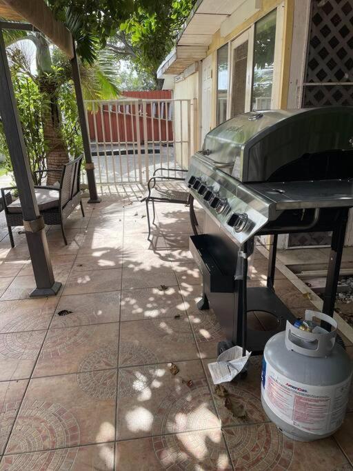 Modern 3-bedroom W/ Backyard Holiday home Miami