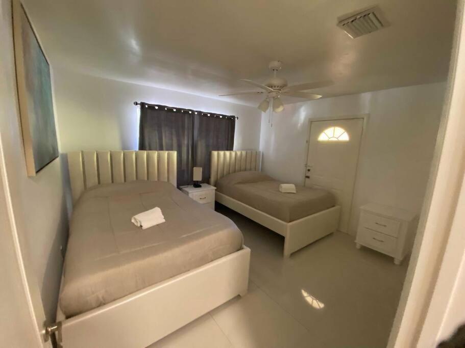 Modern 3-bedroom W/ Backyard Miami